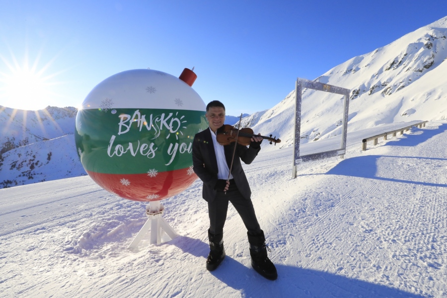 Васко Василев свири по върховете на Пирин за Световната купа по ски 